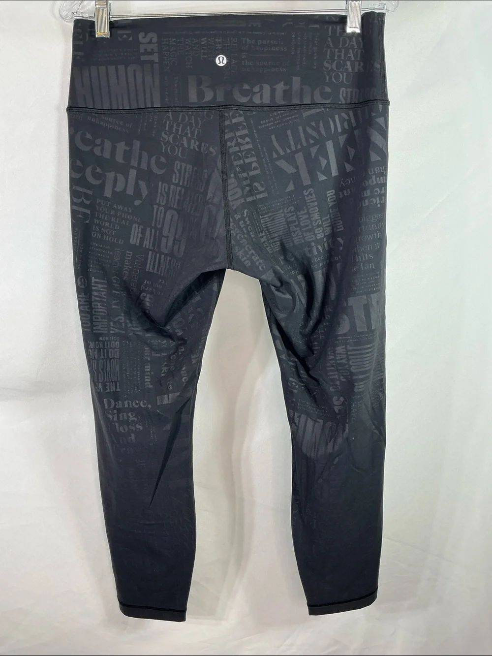 Wunder Under Hi-Rise 7/8 20Y Manifesto Embossed Black Collection Size 12